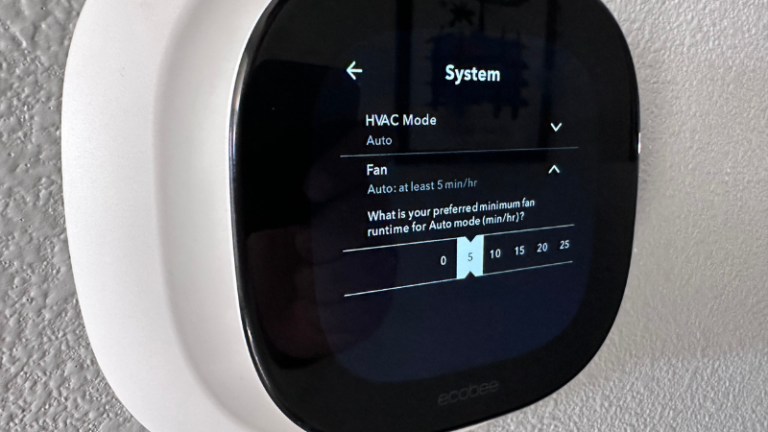 Close up of the minimum fan run time on the ecobee thermostat