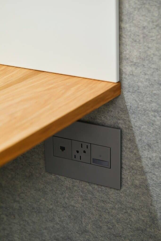 outlet under desk with switch