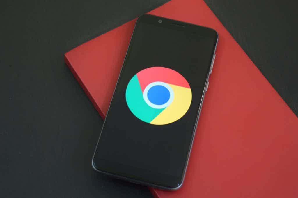 Google chrome logo on a phone
