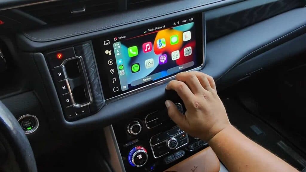 How to Change Your Apple CarPlay Wallpaper and Display Settings