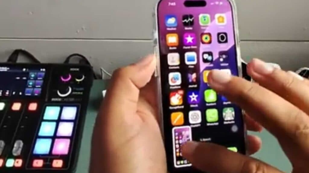 How to Take a Screenshot on iPhone 16