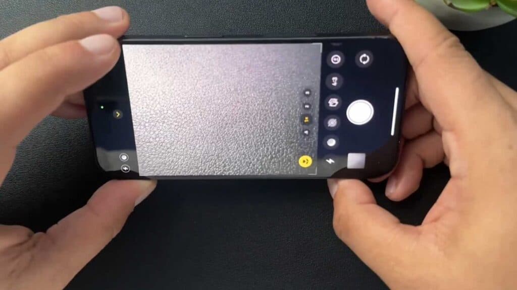 How to Use Burst Mode on iPhone (1)
