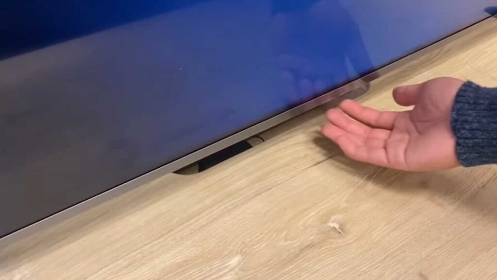 _How to fix a LG TV that turns on with a black screen